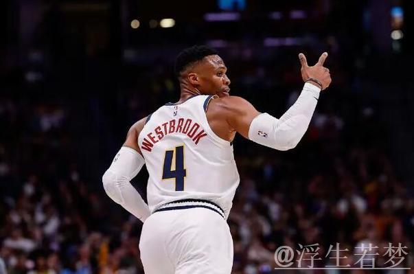 戈登上篮被盖 威少底角三分稳稳命中